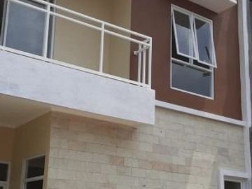 Rumah cluster harga 600 jutaan free biaya di Jatiasih Bekasi