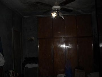 CASA EN LOTE DE 8.66 X 50 CON DOS DORMITORIOS A REFACCIONAR Y OTRO LOTE LIBRE DE 8.66 X 50 OPORTUNIDAD