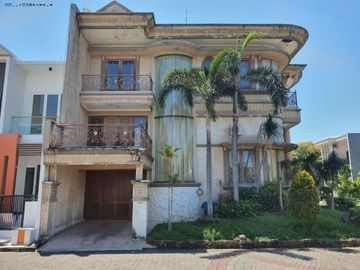 Rumah Taman Mutiara Pakuwon City STRATEGIS FURNISH