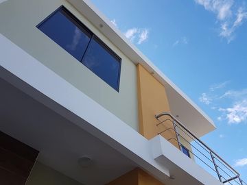 VENDO HERMOSA CASA DE ESTILO MODERNO Y SUTIL