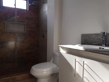 VENDO HERMOSA CASA DE ESTILO MODERNO Y SUTIL