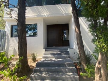 CASA EN VENTA EN CONTRY LA SILLA