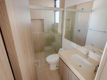 Se Vende Casa en Altos Juriquilla con Roof Garden, Alberca, Premium.