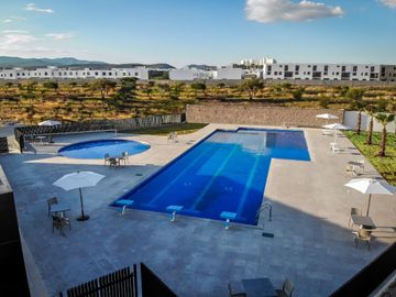 Se Vende Casa en Altos Juriquilla con Roof Garden, Alberca, Premium.