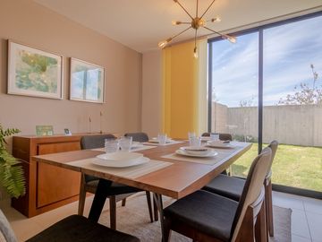 Se Vende Casa en Altos Juriquilla con Roof Garden, Alberca, Premium.