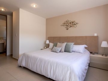 Se Vende Casa en Altos Juriquilla con Roof Garden, Alberca, Premium.