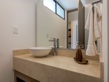 Se Vende Casa en Altos Juriquilla con Roof Garden, Alberca, Premium.