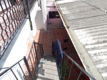 casa-local en venta en montecristo. Cod V83758