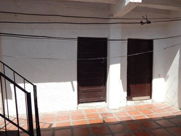 casa-local en venta en montecristo. Cod V83758