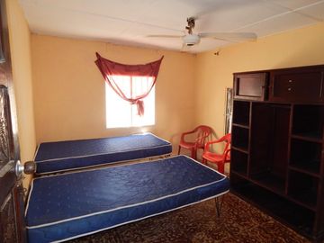 casa-local en venta en montecristo. Cod V83758