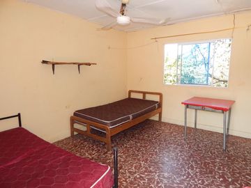 casa-local en venta en montecristo. Cod V83758