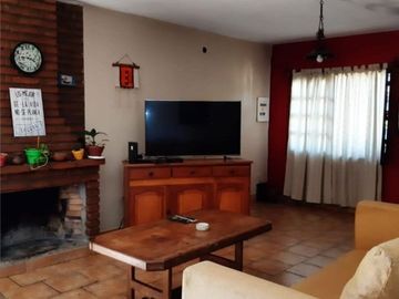 Amplia casa  cerca del centroPosadas