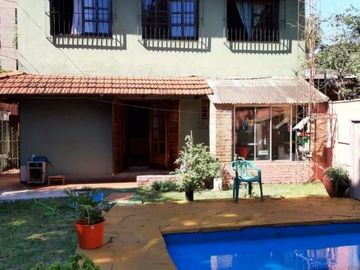 Amplia casa  cerca del centroPosadas
