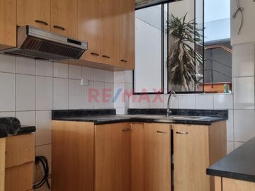 ¡Oportunidad Única en José Leonardo Ortiz, Chiclayo!

🏠 Se vende encantadora casa urbana en la dirección América 785, un lugar con gran potencial y