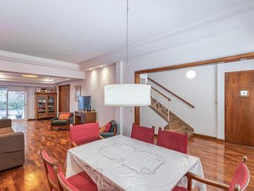 Muñiz al 400 - Almagro // VENTA: Casa de 4 dormitorios