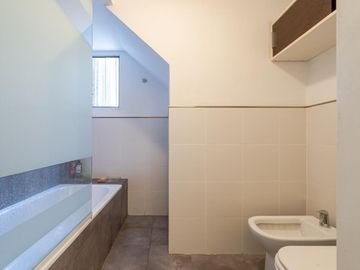 Muñiz al 400 - Almagro // VENTA: Casa de 4 dormitorios
