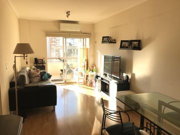 Semipiso 3 ambientes 2 baños y cochera fija - Caballito