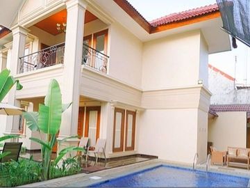 Rumah Kolam Renang Mewah dekat Malioboro Jogja dekat Kemana mana