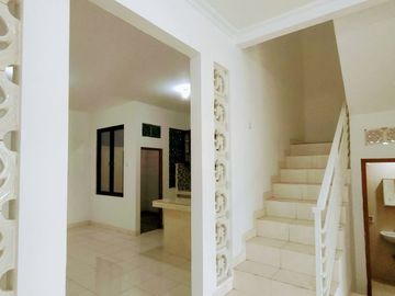 JALAN LEBAR! RUMAH 2 LANTAI REGENCY MELATI MAS JUAL MURAH