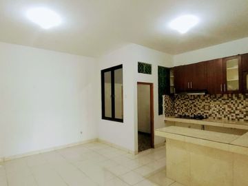 JALAN LEBAR! RUMAH 2 LANTAI REGENCY MELATI MAS JUAL MURAH