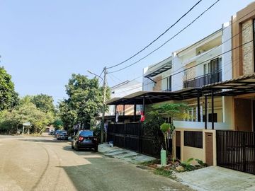 JALAN LEBAR! RUMAH 2 LANTAI REGENCY MELATI MAS JUAL MURAH