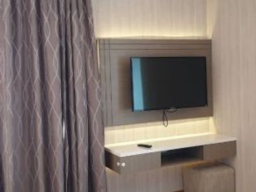 2 BR Apartemen Residence 8 Furnished