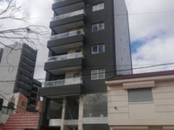 DEPARTAMENTO SEMIPISO AL FRENTE DE 2 AMBIENTES, 4 PISO, 57 M2. EXCELENTE UBICACION.