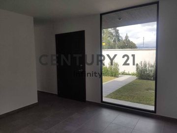 VENDO CASA EN CONOCOTO