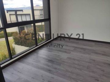 VENDO CASA EN CONOCOTO