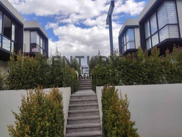VENDO CASA EN CONOCOTO