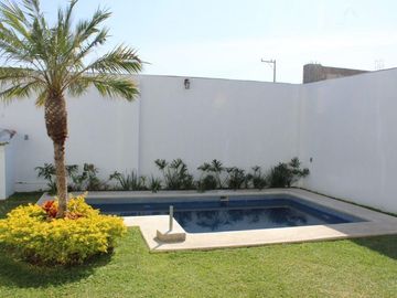 Casa en venta en fraccionamiento en Tequesquitengo, Morelos
