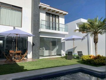 Casa en venta en fraccionamiento en Tequesquitengo, Morelos
