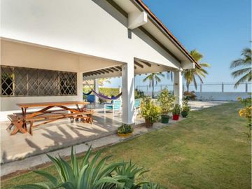 VENTA CASA DE PLAYA FRENTE AL MAR - PLAYA BLANCA FARALLON