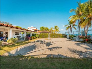 VENTA CASA DE PLAYA FRENTE AL MAR - PLAYA BLANCA FARALLON