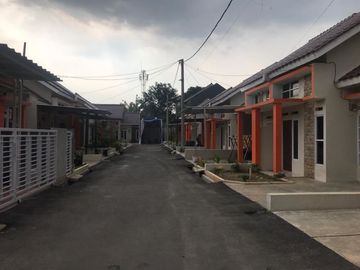 Rumah akses mudah stasiun cicilan ringan di cagar alam cipayung depok