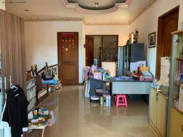 Rumah pakuwon city taman mutiara