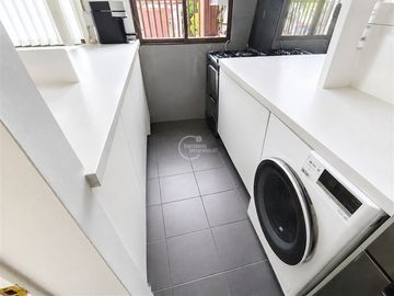 Lindo Depto. EST y BOD en arriendo de 2D 2B en Providencia