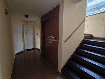 Lindo Depto. EST y BOD en arriendo de 2D 2B en Providencia