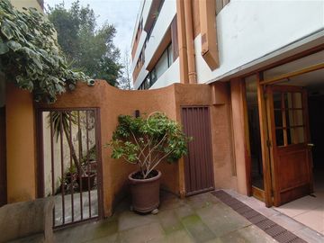 Lindo Depto. EST y BOD en arriendo de 2D 2B en Providencia