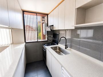 Lindo Depto. EST y BOD en arriendo de 2D 2B en Providencia