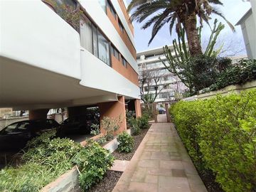 Lindo Depto. EST y BOD en arriendo de 2D 2B en Providencia