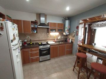 Chalet en venta en Castelar Sur