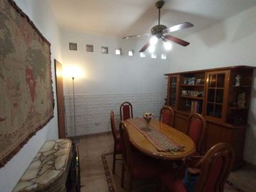 Chalet en venta en Castelar Sur