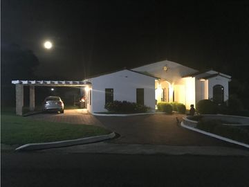 Venta de casa en San Carlos (Hacienda Pacífica) GTA