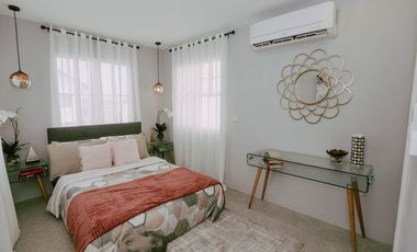 FOR SALE SOFIA HOUSE MODEL