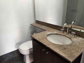 apartamento en arriendo en cumbres. Cod A28323