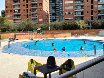 apartamento en arriendo en cumbres. Cod A28323