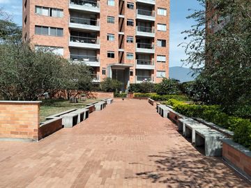 apartamento en arriendo en cumbres. Cod A28323