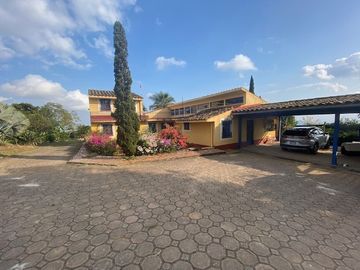Casa de campo en venta a  12 mins de plaza americas, para donde crece xalapa, entre el chico y el lencero