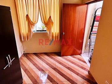 EN VENTA CASA URB. PANDO 
Construida en un solo tramo con un magnífico diseño 

Área 192.80 m2 
Área construida 205 m2 
Frente 8 ml 
Fondo 24 ml
